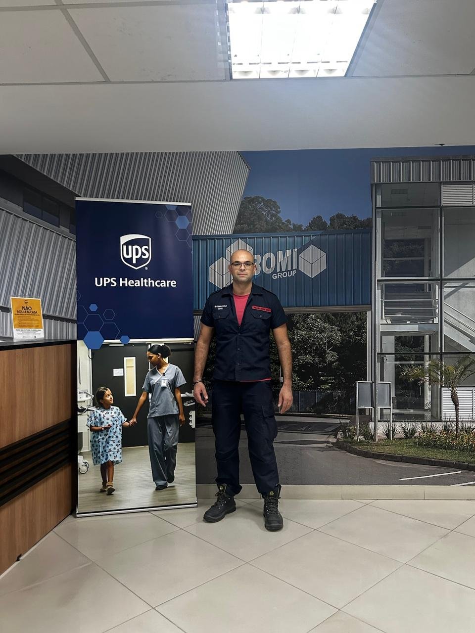 Bombeiro em campo no galpão logistico do cliente UPS Healthcare